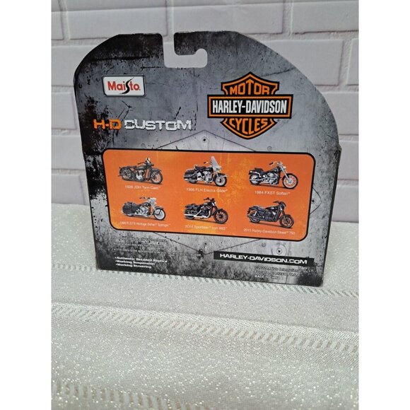 Maisto Harley-Davidson H-D Custom Series 41 1984 FXST Softail 1:18 Motorcycle - Picture 6 of 8